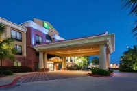 Holiday Inn Express & Suites Wharton