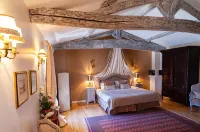 Chateau de Lantic Hotels in Tabanac