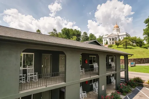 Hotel Sylva Hotels in Barkers Creek
