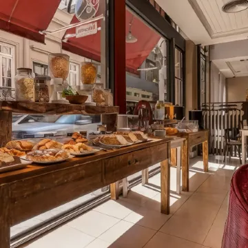 Patios de San Telmo Отели рядом с достопримечательностью «Монтсеррат»