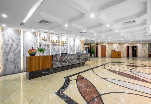 앨런 시 다낭 로비