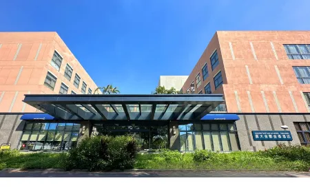 Golden Tulip Jan Da Hotel-Taichung Отели рядом с достопримечательностью «Тай-Кинг»