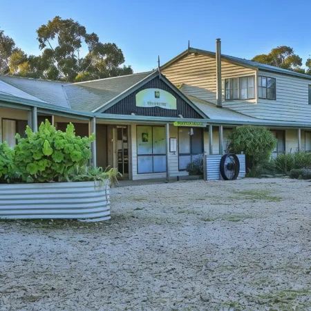 Mountain View Motor Inn & Holiday Lodges