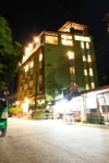 Summer Hoteles cerca de Lapu-Lapu Monument