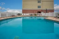 Country Inn & Suites by Radisson, Crestview, FL - Pools