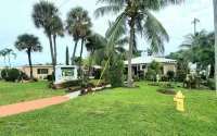 Barefoot Mailman Inn & Suites, Lantana, West Palm Beach, South Florida فنادق في Manalapan