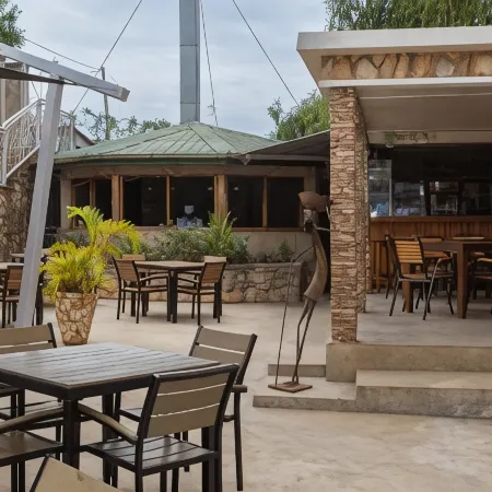 Dutchess Hotel and Restaurant