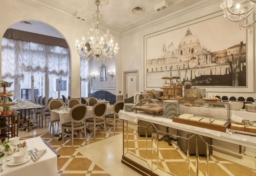 3. 호텔 카 데이 ..