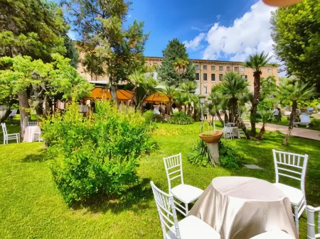 Hotel Il Cavalier d'Arpino Отели в г. Бовилле-Эрника