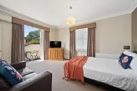 Clydesdale Manor Hotels in Sandy Bay