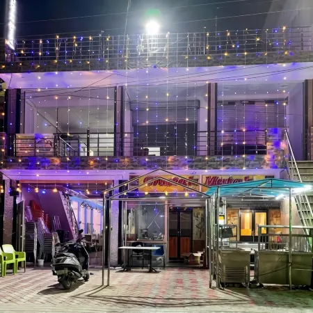 Smart Stays - Mmmut College - Gkp Airport Hotels in Gorakhpur