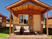 Mountain Ridge Cabins & Lodging Between Bryce and Zion National Park