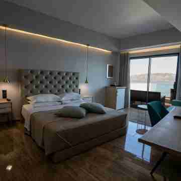Aianteion Bay Luxury Hotel & Suites Rooms