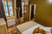 La Demeure Hotels near Lou Flambadou