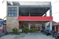 เรดดอร์ซ ซาเรียะห์ ใกล้กับมหาวิทยาลัยเนเกริ โกรอนตาโล 2 โรงแรมใน