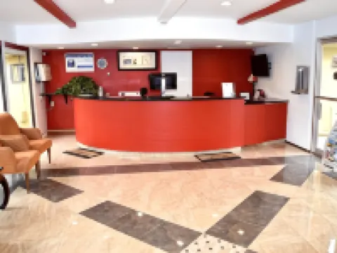 雷德布拉夫雷丁以南Travelodge by Wyndham酒店 雷德布拉夫酒店