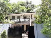 Green Turf Hotel di 