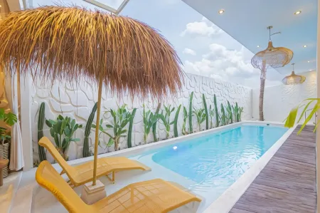 La Dorada by Bohemian Jogja Villas Отели рядом с достопримечательностью «University of Technology Yogyakarta»