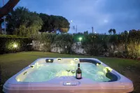 Villa Seaside - Beach Retreat with Jacuzzi - Villas