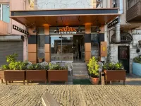 節奏飯店 Sandal Restaurant附近的飯店