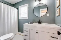 Charming 2 bedroom house, 1 mile from U of O and 7 minute walk to DT Eugene.