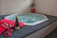 Sport of Kings Motel - spa
