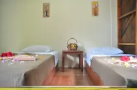 Shaz Resort Pulau Tinggi - Bãi biển