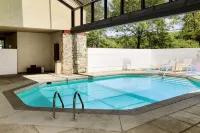 Econo Lodge فنادق في Springfield Township