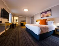Potters Toowoomba Hotel - parking