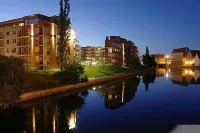 Lastadia Apartment With A River View Within Old Town Of Gdansk โรงแรมใน