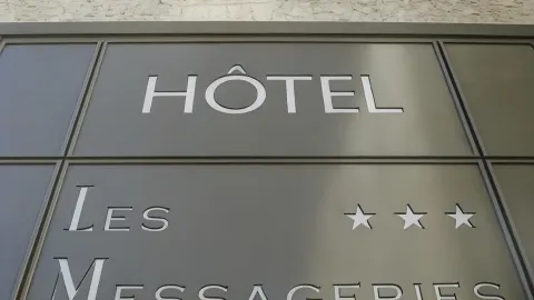 Cit'Hotel des Messageries in Saintes