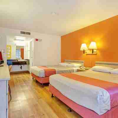Super 8 by Wyndham Santa Rosa North Rooms