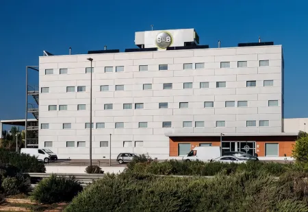 B&B HOTEL Valencia Aeropuerto Отели в г. Manises