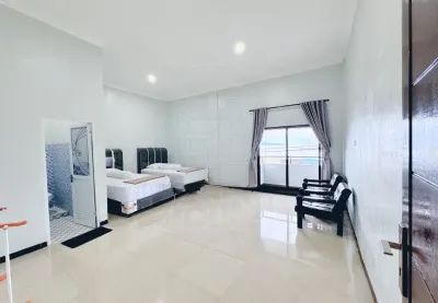 Blessing House Parapat Hotel dekat The Kaldera