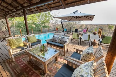 Sausage Tree Safari Camp Hotels near Rosie's Pan
