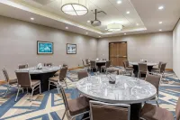 Holiday Inn Express Bettendorf - Davenport NE by IHG - Aamiainen
