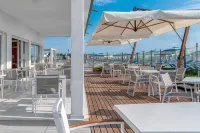 Hotel Ausonia فنادق في Lido di Savio