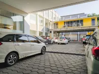 Hotel 168 Salatiga - parking