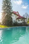 Zaivan Retreat - Pools
