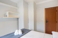 3 Bedroom Apartment 190m From the Beach Epp0602 Hotels in 