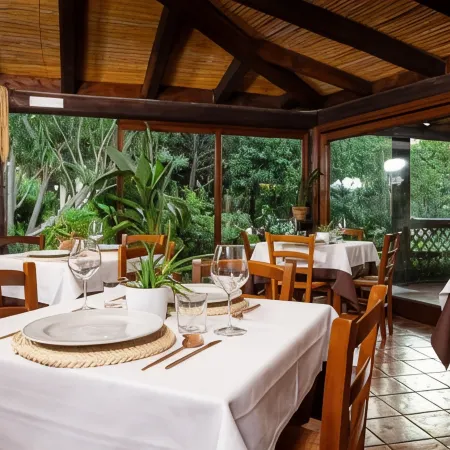 La Jacia Hotel & Resort Отели рядом с достопримечательностью «Пляж Тре-Монти»