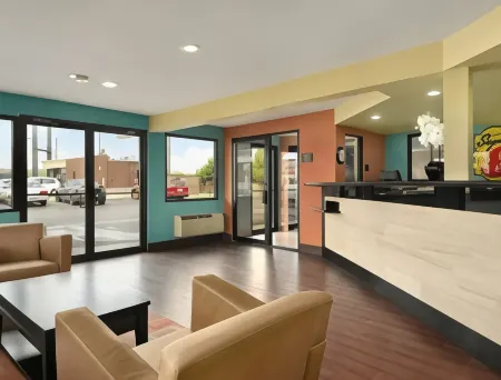 Super 8 by Wyndham Tulsa Отели в г. Сапулпа