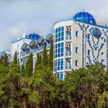 1001 Nights Hotel Exterior