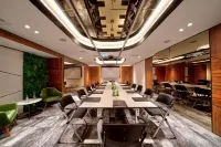 Sky Hotel - 4-Star