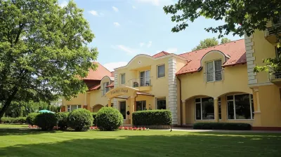 Garden Hotel Wellness és Konferencia Hotels in 