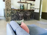 Honeysuckle Cottages Hotels in Stanthorpe