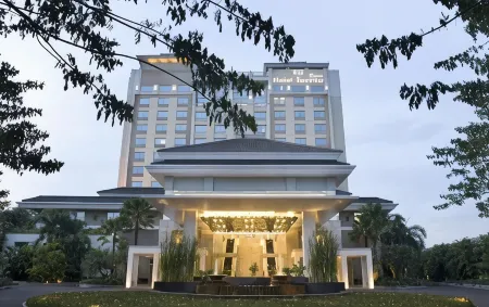 Hotel Santika Premiere Slipi Jakarta Отели рядом со станцией Поездная станция Гамбир