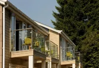Craigmhor Lodge & Courtyard Hotel a 