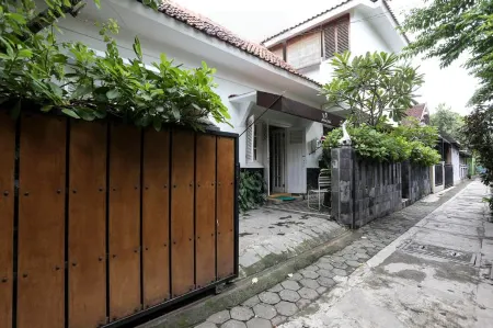 Hamsa Putih Jogja (2Br) Indise House Отели в г. Ngampilan