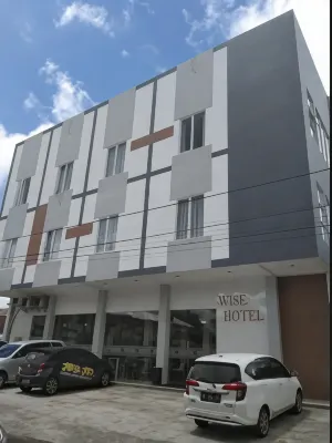 Wise Hotel Tomohon